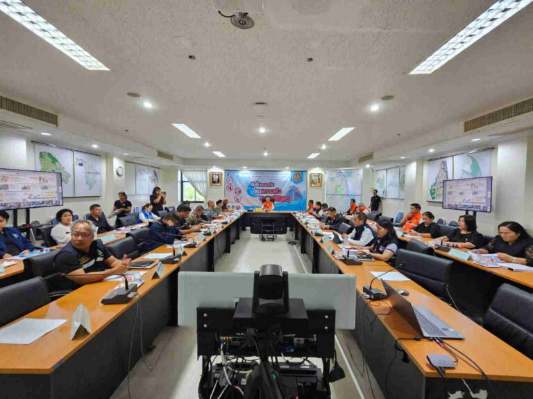 กอ.รมน.จังหวัด น.ศ. ร่วมรับฟังพิธีปิดศูนย์อำนวยการป้องกันและลดอุบัติเหตุทางถนนช่วงเทศกาลสงกรานต์ พ.ศ.2569